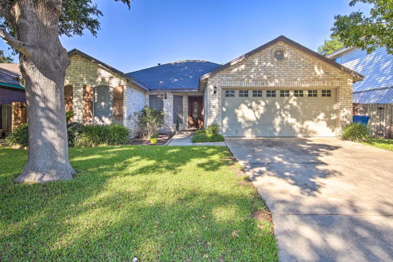 Peaceful San Antonio Oasis With Private Pool And Grill Villa Exterior photo